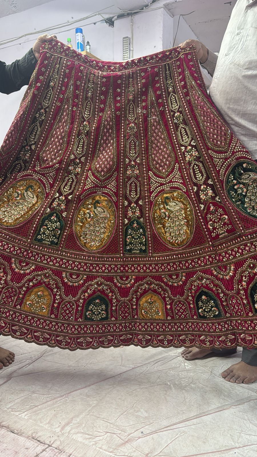 Luxe Wijnrode Lehenga Set XXXL (48-50) – 2 sjaals Rijk Geborduurd - Afbeelding 4