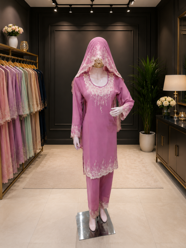 Lila 3-delige Dames Salwar Kameez met Geborduurde Dupatta